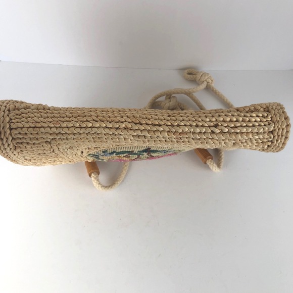 Vintage Straw Floral Needlepoint Medium Handbag Accent Summer Lined Zip Cottage - Picture 12 of 12